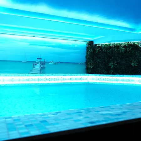 Hotel & Meydan 4*